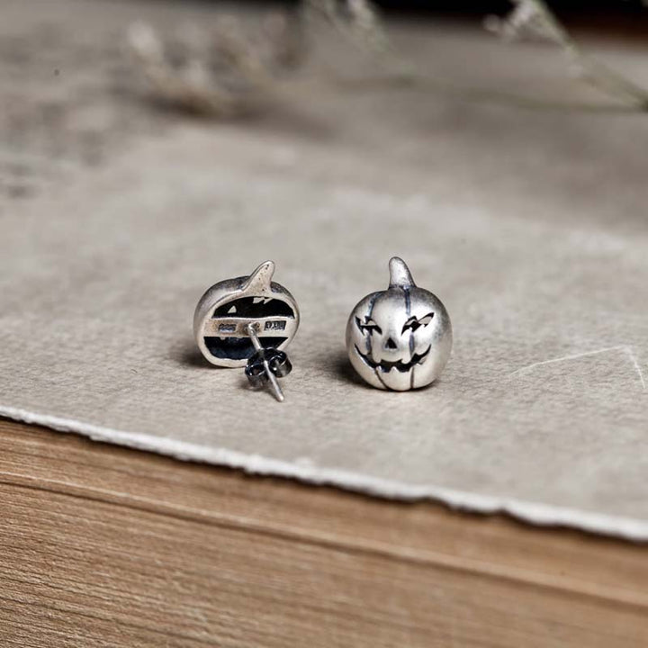 Stylish Jack-o'-lantern earrings as unique Halloween gift ideas-5