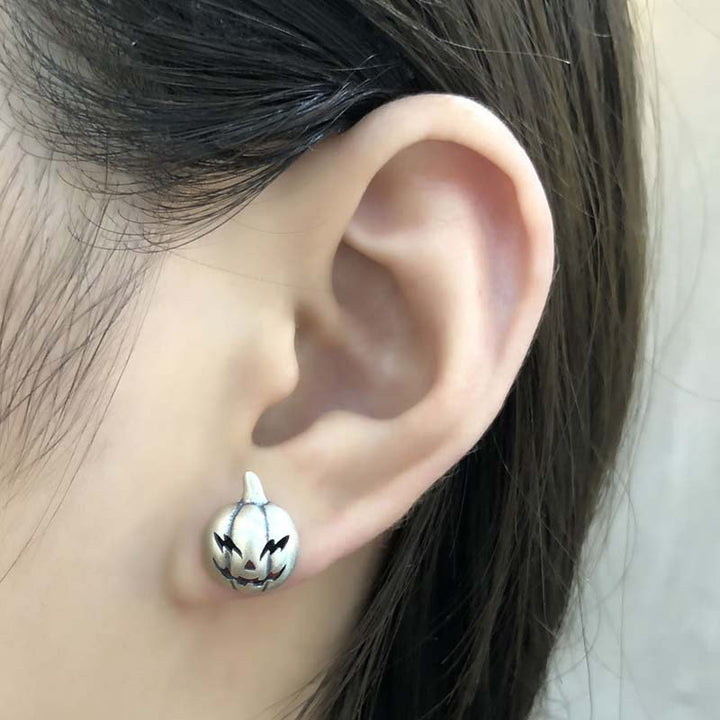 Stylish Jack-o'-lantern earrings as unique Halloween gift ideas-7